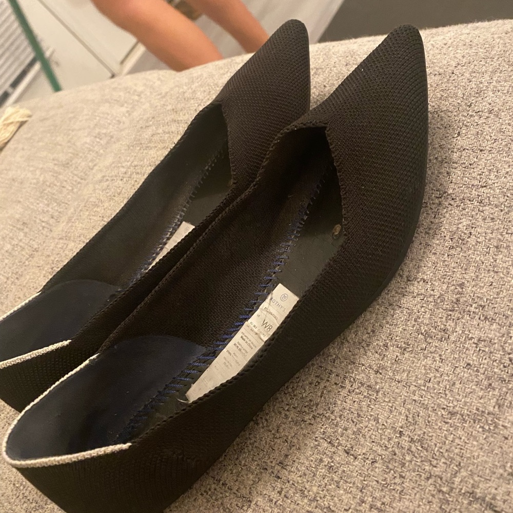 Rothy’s the point size 8! Worn , no inserts but great shape!! Lots of life left